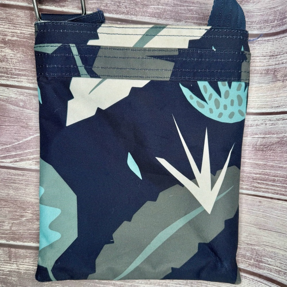 DAKINE JIVE CROSSBODY BAG in Abstract Palm Print - Picture 2 of 6